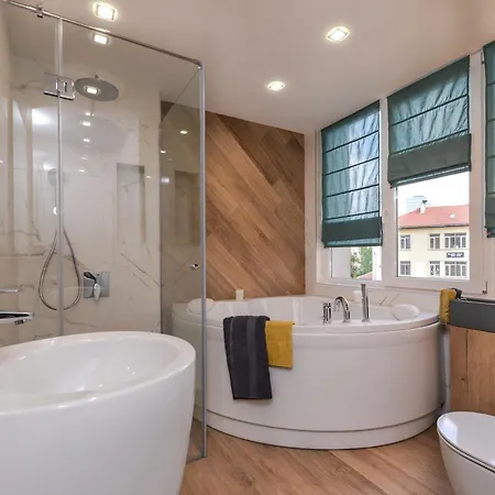 Apartment Elegant 2-bdr, 2-bthr Luxury In By Flat Mаnager *