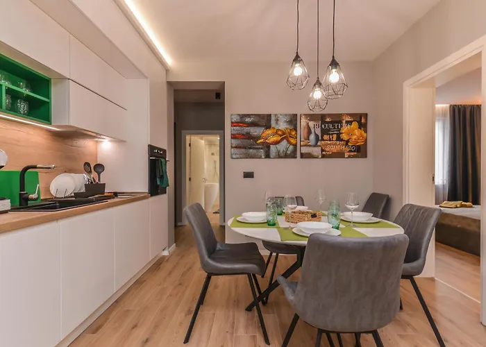 Elegant 2-bdr, 2-bthr Luxury In By Flat Mаnager דירה *