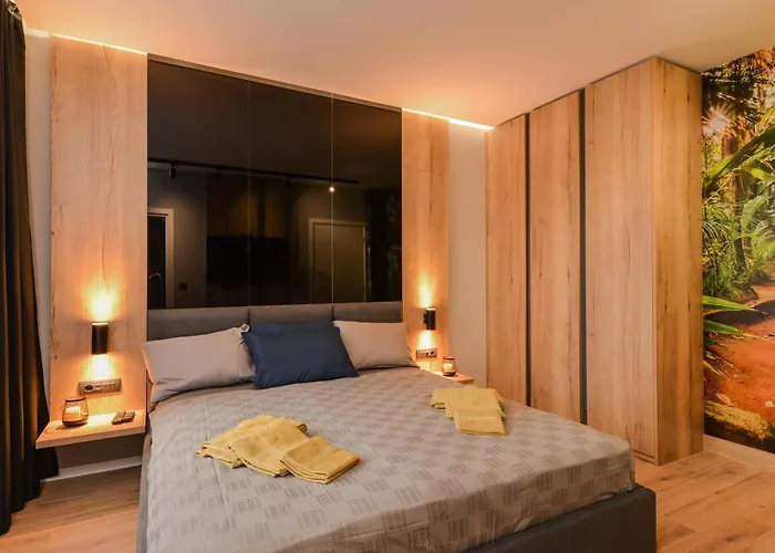 Elegant 2-bdr, 2-bthr Luxury In By Flat Mаnager דירה